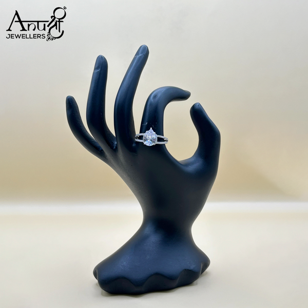 Silver Ladies Ring (2.980 grams)