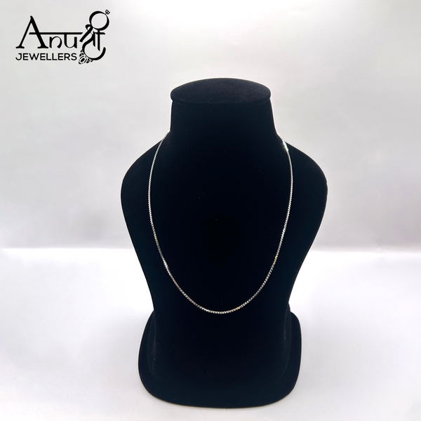Silver Chain (3.890 grams)
