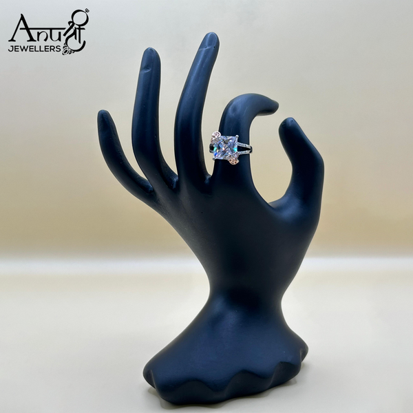 Silver Ladies Ring (4.320 grams)