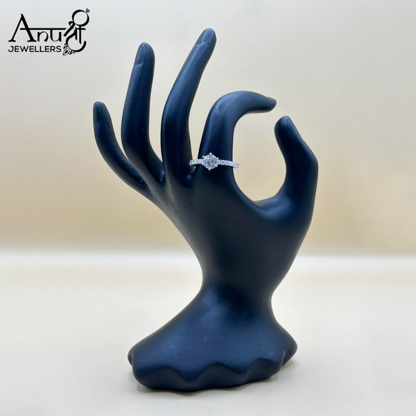 Silver Ladies Ring (2.3 grams)