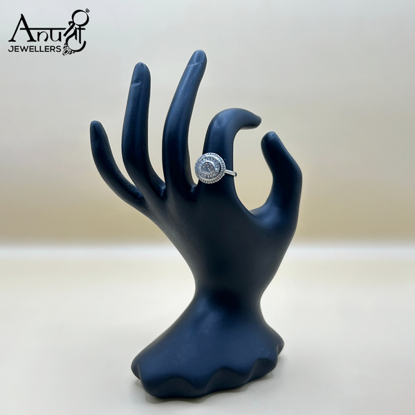 Silver Ladies Ring (3.930 grams)