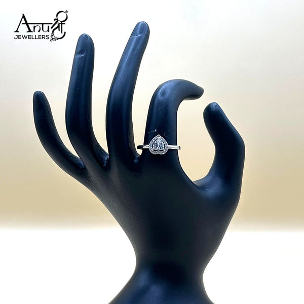 Silver Ladies Ring (1.9 grams)