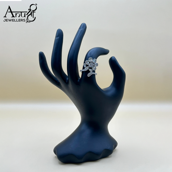 Silver Ladies Ring (4 grams)