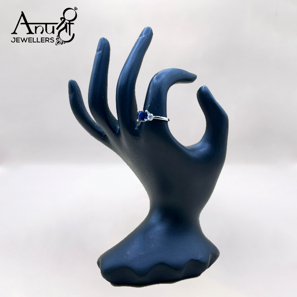 Silver Ladies Ring (2.55 grams)