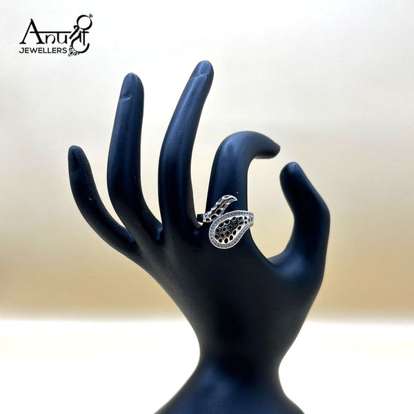 Silver Ladies Ring (4.130 grams)