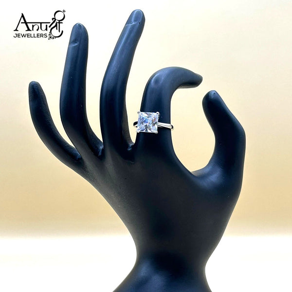 Silver Ladies Stone Ring (3.350 grams)