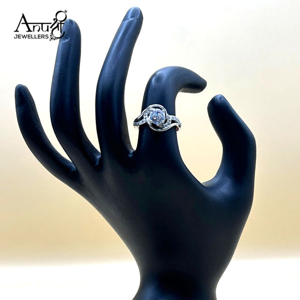 Silver Ladies Ring (3.160 grams)